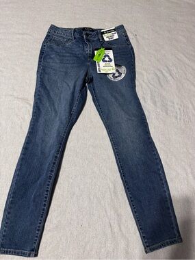 d. jeans Women's Skinny Jeans in Dark Blue Denim